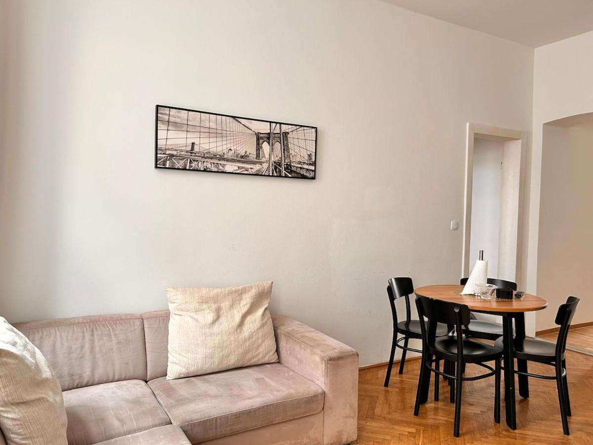 Spacious Central 4-Room Suite For 6 - Near Subway Вена Экстерьер фото